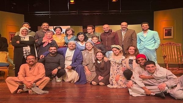 سامح حسين وزوجته في ضيافة صناع "الأرتيست" بالهناجر.. صور