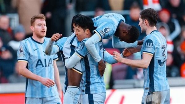 سون على رأس تشكيل توتنهام أمام ليفربول في كأس كاراباو