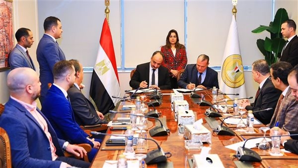 وزيرة التنمية المحلية تشهد التوقيع علي بروتوكول تعاون مع "إيزي كاش"