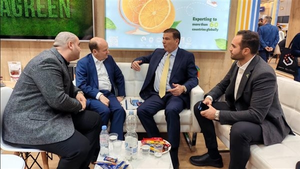 نشاط مكثف لوزير الزراعة على هامش معرض فروت لوجيستيكا 2025