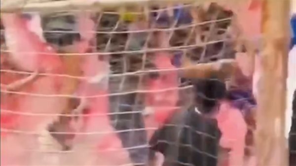 حرب شوارع في بطولة الناشئين لكرة اليد