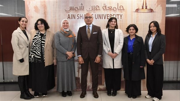 تكريم فريق "حقوق عين شمس" الفائز بالمركز الأول بمسابقة 'أكسفورد للمحاكمة الصورية'