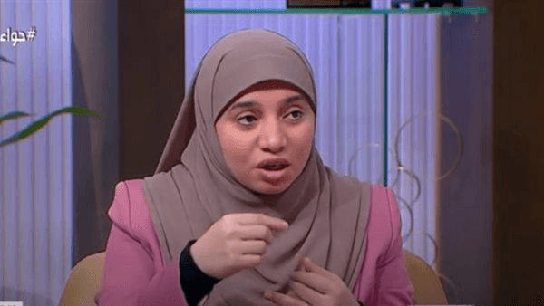 هل يجوز أن تتحدث المرأة أمام الرجال بصوت رقيق؟ العالمي للفتوى تجيب