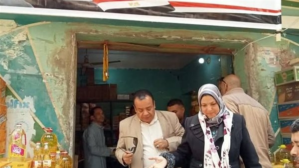 رئيس مدينة مطاي تتفقد منافذ  "أهلا رمضان"