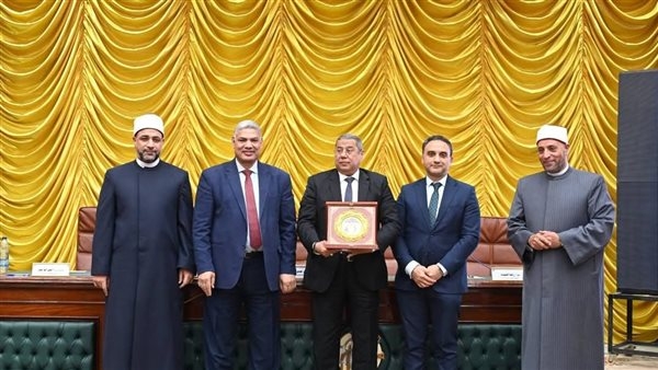 جامعة الفيوم تنظم ندوة حول مقومات بناء الإنسان