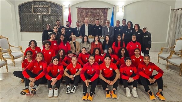 انطلاق الشوط الأول لمباراة منتخب الكرة النسائية ورواندا