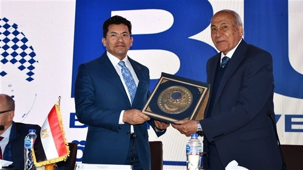 وزير الشباب يوقع برتوكولي تعاون بين اتحادات "الأفريقي" و"الأمريكي" و"الدولي" للرياضة الجامعية