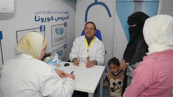 الكشف على2000 مواطن والعلاج مجانا بالقافلة الطبية بعزبة فؤاد زيدان لـ«الشعب الجمهوري» بالفيوم.. صور