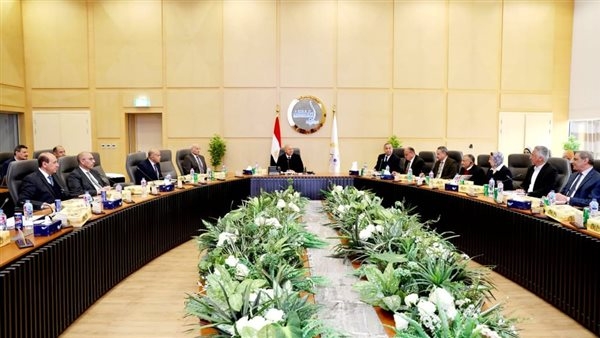 كامل الوزير يترأس اجتماع الجمعية العامة للقابضة لمشروعات الطرق