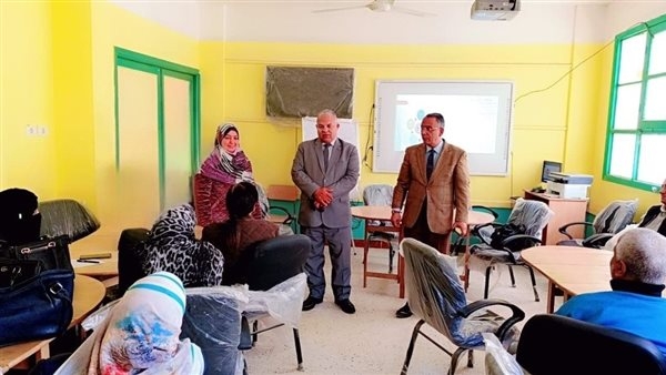 مدير تعليم الفيوم يتابع تدريب تنمية المهارات الحياتية في تدريس العلوم