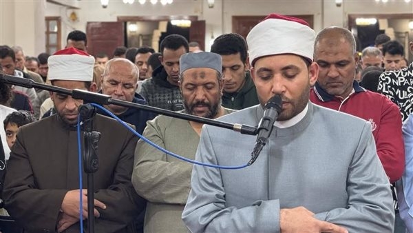 مسابقات دينية والجوائز من صندوق المفاجآت للمصلين يوميًا بمسجد الميناء الكبير بالغردقة