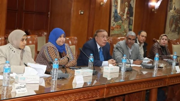 رئيس جامعة المنوفية يعقد اجتماع لجنة المشروعات البحثية