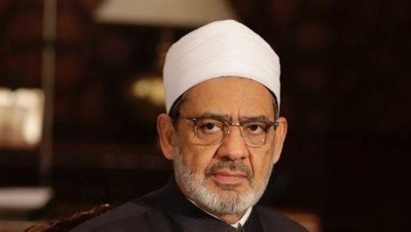 السيسي يتمنى الشفاء العاجل لشيخ الأزهر ويشيد بدور المؤسسة في نشر الوسطية