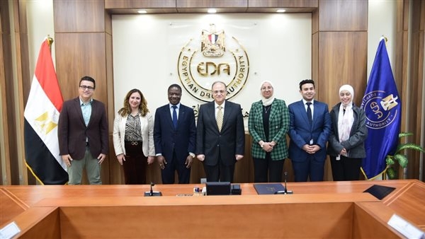 رئيس هيئة الدواء يبحث مع السفير الإيفواري سبل التعاون