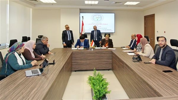 الكهرباء توقع عقدين لمحطتي محولات لاستيعاب القدرات المولدة من مزارع رياح النويس