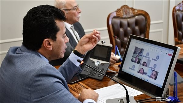 وزير الشباب يبحث مع اتحاد الاسكواش واللاعبين خطط التطوير ودعم الأبطال