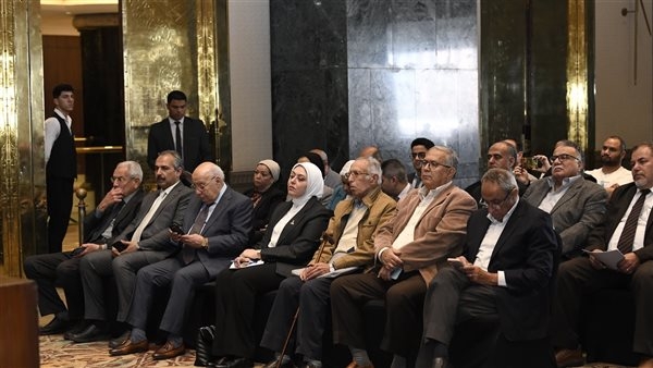 وزيرة البيئة تناقش وضع خليج حنكوراب بالبحر الأحمر مع المشاركين في الحوار المجتمعي