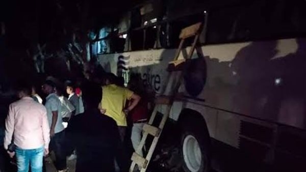 مصرع اثنين في حادث تصادم أتوبيس مع ملاكي بطريق السخنة