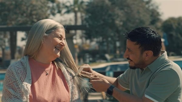 محمد المشعل وسامر أبو طالب يغنيان للأم في عيدها "بوسة إيدك عبادة"