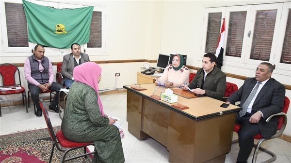 نائب محافظ الفيوم يعقد لقاءً لخدمة المواطنين بقرية كفور النيل.. صور
