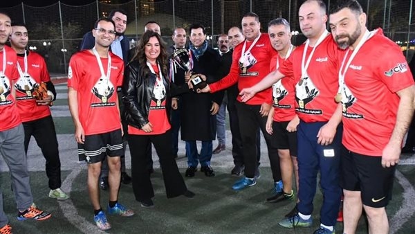 تنسيقية شباب الأحزاب تختتم دورتها الرمضانية لكرة القدم و"البادل" بحضور وزير الرياضة