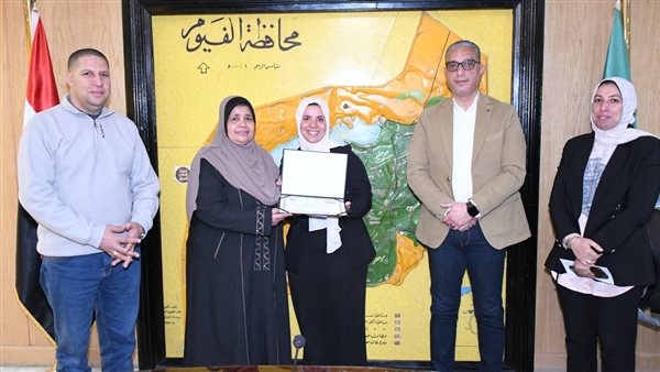محافظ الفيوم يكرم الأمهات المثاليات على مستوى الديوان العام والوحدات المحلية