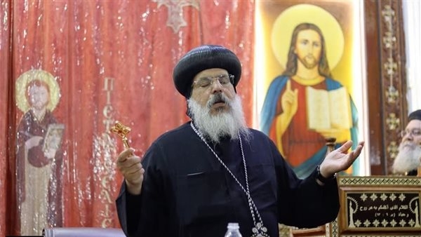 الأنبا إقلاديوس يزور إيبارشية نجع حمادي