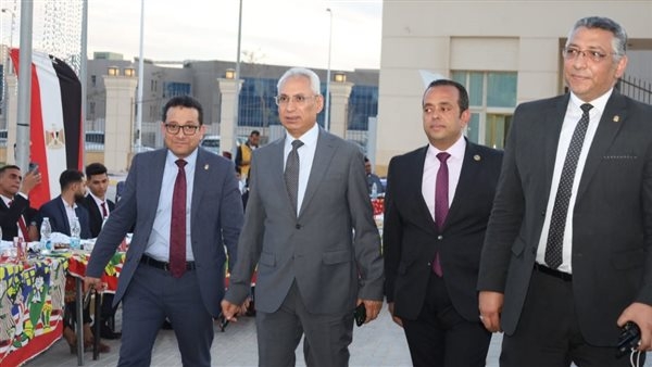 "فرحات" يُشارك طلاب الجامعة الأهلية بالمنيا حفل الإفطار الجماعي