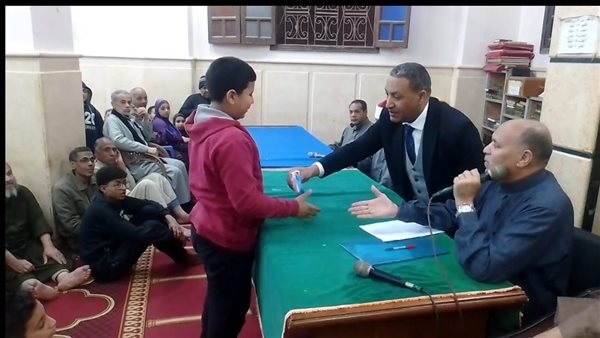 جمعية ضيوف الإسلام لتنمية المجتمع بالفيوم تكرم حفظة القران الكريم