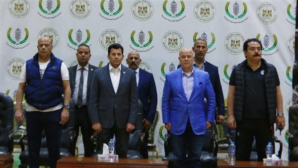 وزير الرياضة يكرم أبطال الدورات الرمضانية وحفظة القرآن بمركز التنمية الشبابية بالجزيرة