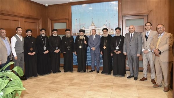 مطران بورسعيد يترأس وفدا لتهنئة قيادات المحافظة بعيد الفطر المبارك.. صور