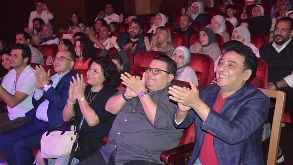 مسارح الدولة ترفع لافتة "كامل العدد" في عيد الفطر.. صور