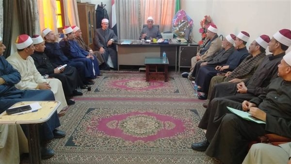 وكيل أوقاف الفيوم يؤكد ضرورة الالتزام بالزي والمحافظة على الدروس وحماية المنابر