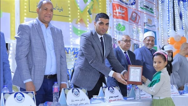 تكريم 800 حافظ للقرآن الكريم بقرية أصفون المطاعنة بحضور نائب محافظ الأقصر.. صور