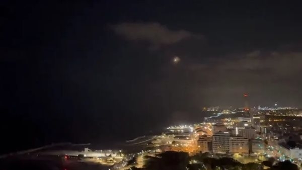 الحـوثيون: قصفنا بمسيرة هدفًا عسكريًا إسرائيليًا في تل أبيب