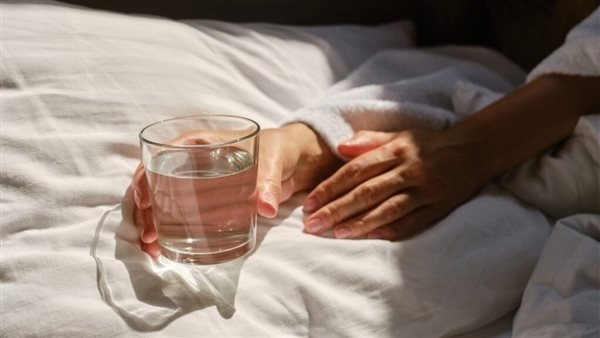 طبيبة تحذر:العطش المتكرر ليلاً قد يكشف أمراضاً خطيرة