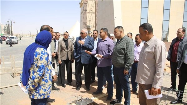 محافظ الوادي الجديد يتفقد مشروعات تطوير العاصمة الإدارية بالخارجة ...صور