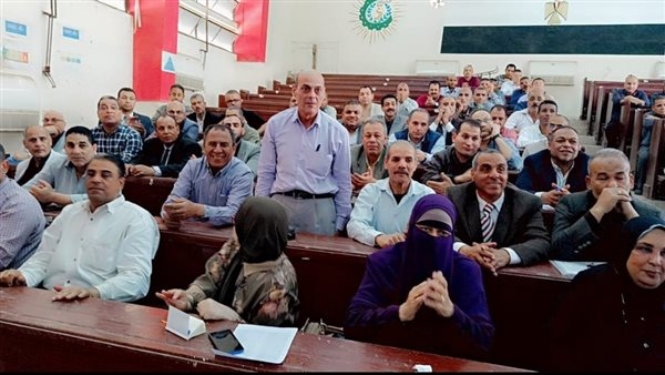 تفعيل مبادرة دهان الفصول وتشجير المدارس وإطلاق مسابقة أفضل فصل ومدرسة بالفيوم