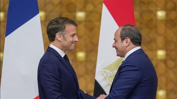 محمد مصطفى أبو شامة: زيارة ماكرون لمصر ميلاد جديد لفرنسا في الشرق الأوسط