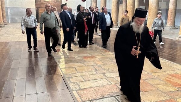 المطران يعقوب يزور كنيسة المهد في بيت لحم لإحياء طقوس أحد الشعانين