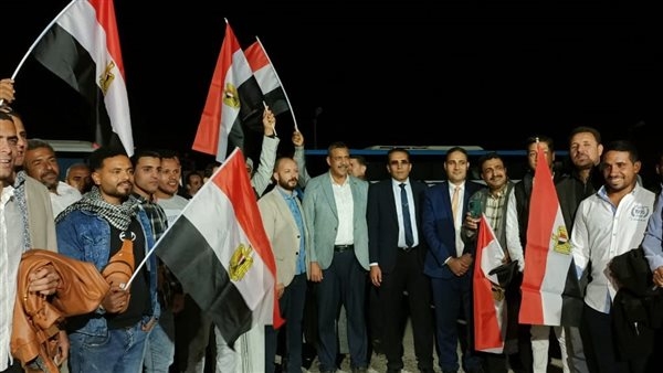 توافد عدد كبير من "الجبهة الوطنية" بالفيوم انطلاقًا إلى رفح لدعم القضية الفلسطينية