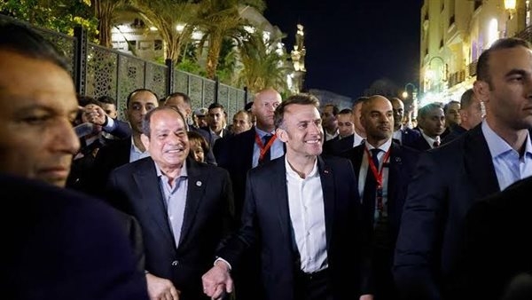 مستشار سياحي: زيارة ماكرون لمصر لاقت متابعة غير مسبوقة في الإعلام الدولي