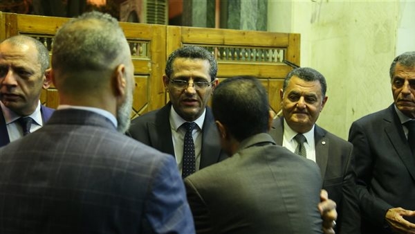 بالصور.. عزاء شقيقة خالد البلشي نقيب الصحفيين بمسجد عمر مكرم