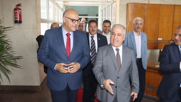 محافظ القليوبية يلتقي رئيس الهيئة الوطنية للصحافة بمطابع الأهرام في قليوب