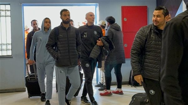 بيراميدز يصل إلى ملعب الدفاع الجوي لمواجهة الأهلي