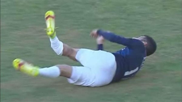 سيراميكا يكشف عن تفاصيل إصابة أحمد قندوسي