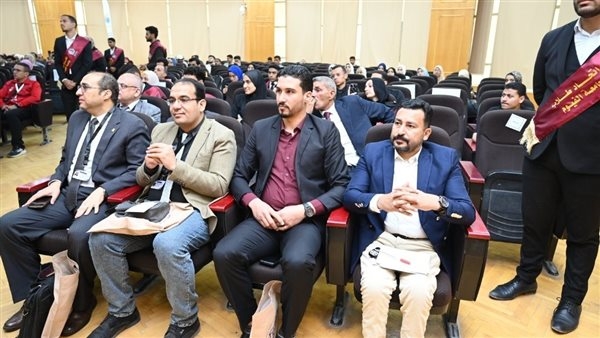 ورشة عمل لـ"نشر الوعي البيئي" بكلية الخدمة الاجتماعية بجامعة الفيوم