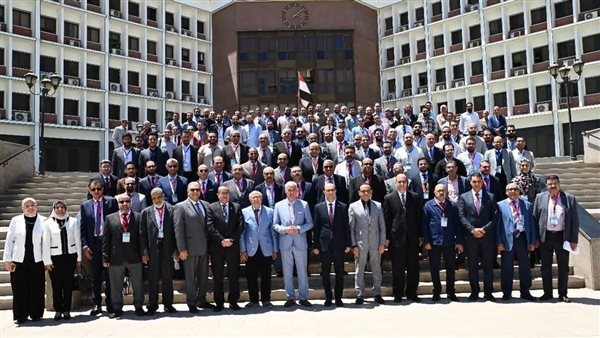 رئيس جامعة أسيوط يفتتح المؤتمر السنوي الثامن لقسم جراحة العظام والإصابات