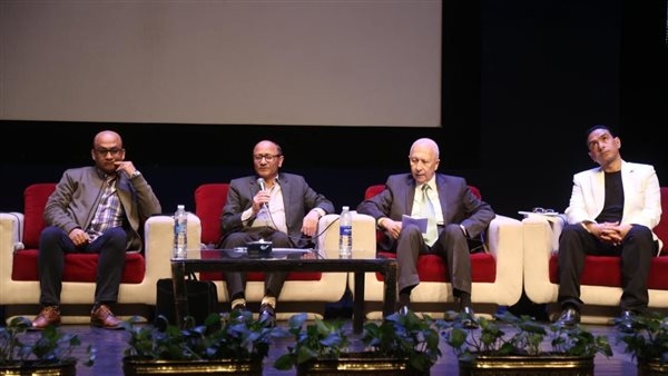 فعاليات مبادرة محفوظ في القلب تضئ مسارح الأوبرا بالقاهرة والإسكندرية ودمنهور.. صور