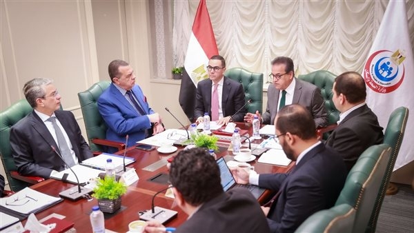 وزيرا الصحة والاستثمار يبحثان وضع آليات وحلول لتخفيف الأعباء المالية وتشجيع الاستثمار
